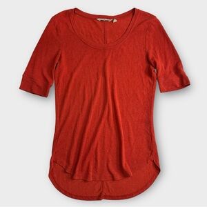 Athleta Scoop Neck Breezy‎ Jersey Tee Size Small Orange Curved Hem
